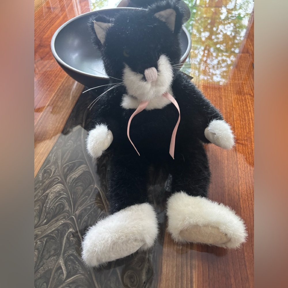 Boyd’s bear socks grimilkin kitty in black/white approx 14”